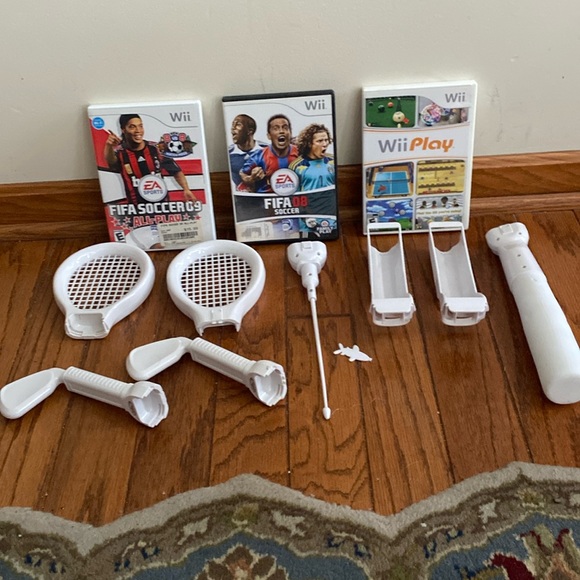 Wii Sports and Games Bundle - White - Picture 1 of 8